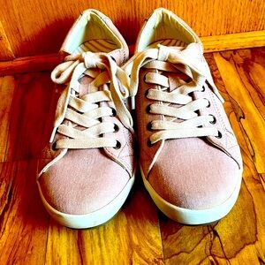 Taos Size 8.5 Star Canvas Pink Lace Comfort Sneakers 8-1/2 Shoes STA-12844 EUC